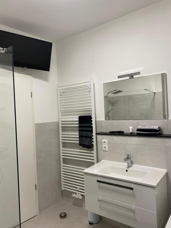 Schwartz Gmbh Apartment ไกรซ์ ภายนอก รูปภาพ